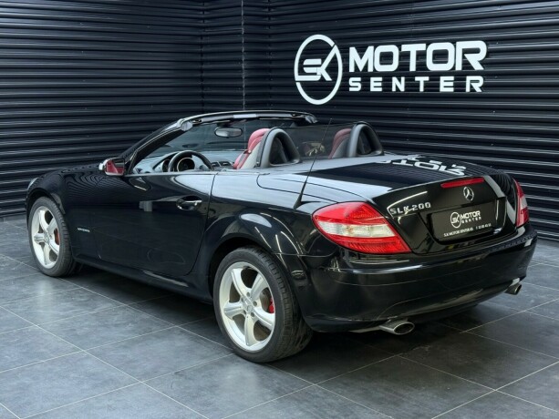 mercedes-benz-slk-bensin-2004-big-2