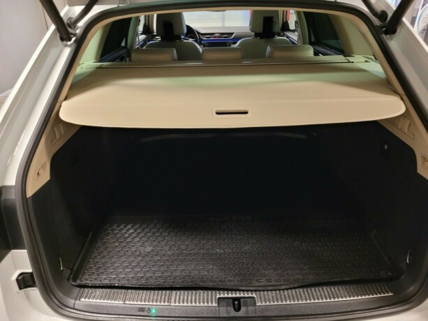 skoda-superb-diesel-2017-big-25