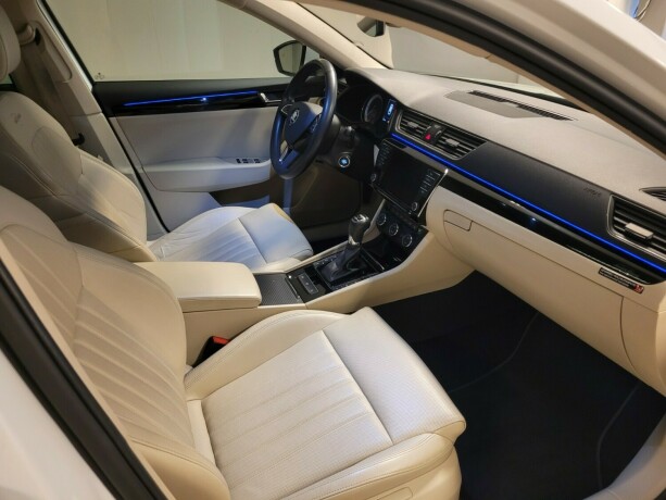 skoda-superb-diesel-2017-big-17