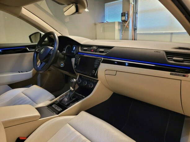 skoda-superb-diesel-2017-big-15
