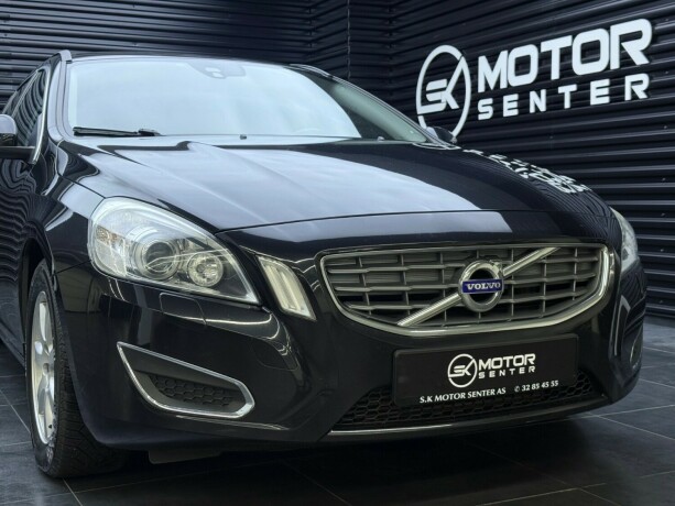 volvo-v60-diesel-2011-big-3