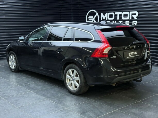 volvo-v60-diesel-2011-big-1