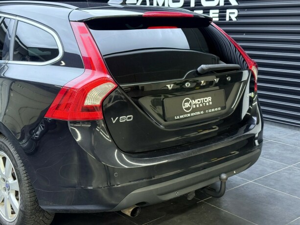volvo-v60-diesel-2011-big-5