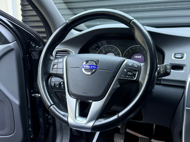 volvo-v60-diesel-2011-big-11