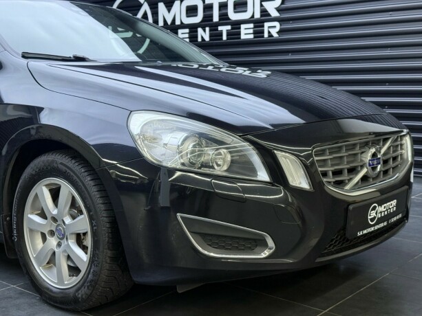 volvo-v60-diesel-2011-big-2