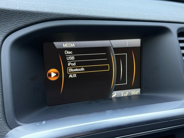 volvo-v60-diesel-2011-big-18