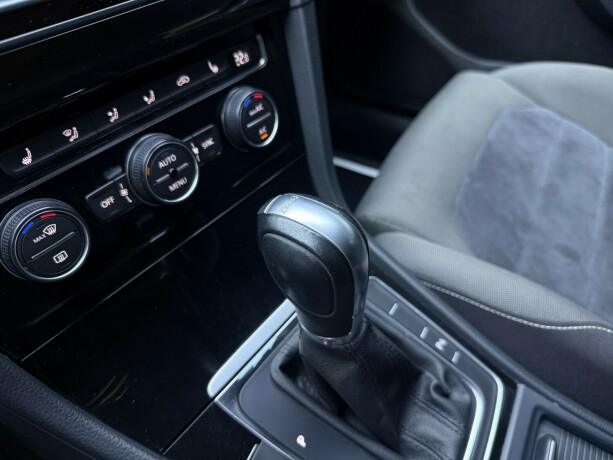 volkswagen-golf-bensin-2016-big-23