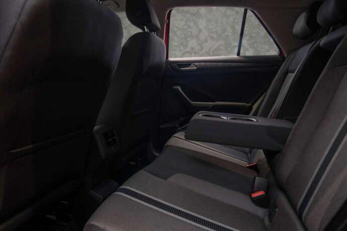 volkswagen-t-roc-bensin-2019-big-28