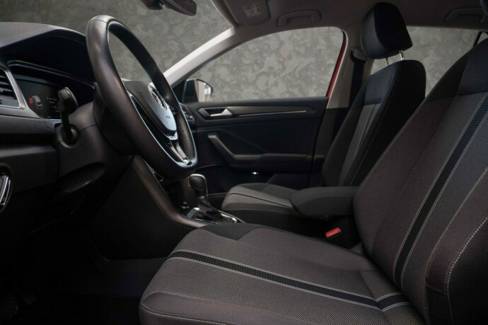 volkswagen-t-roc-bensin-2019-big-26