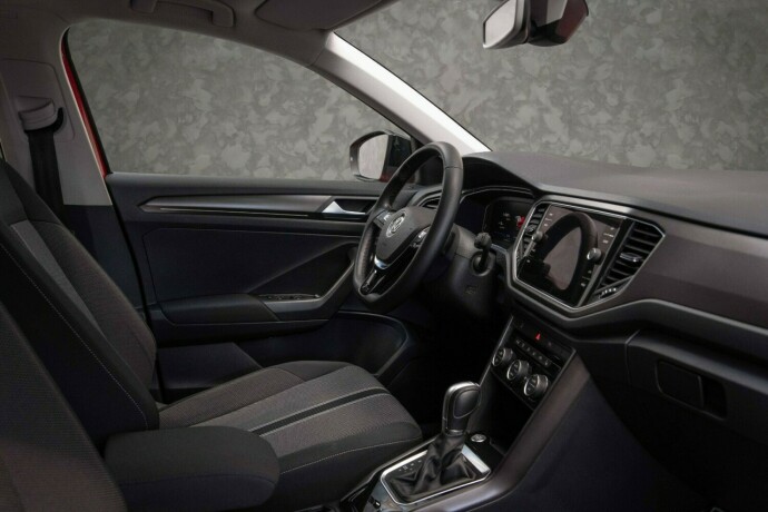 volkswagen-t-roc-bensin-2019-big-32