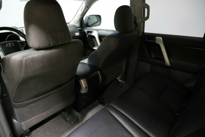 toyota-land-cruiser-diesel-2011-big-11