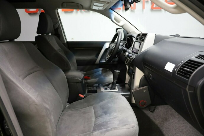 toyota-land-cruiser-diesel-2011-big-10