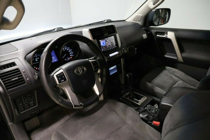 toyota-land-cruiser-diesel-2011-big-5