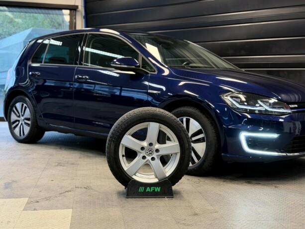 volkswagen-golf-elektrisitet-2019-big-27
