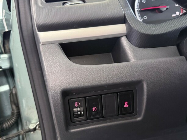 suzuki-swift-bensin-2013-big-16