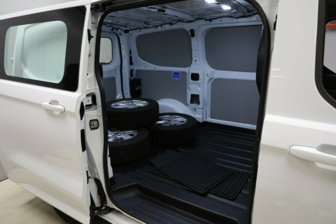 ford-transit-custom-elektrisitet-2025-big-10