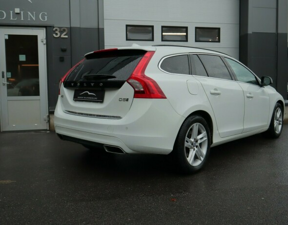 volvo-v60-elektrisitetdiesel-2016-big-3
