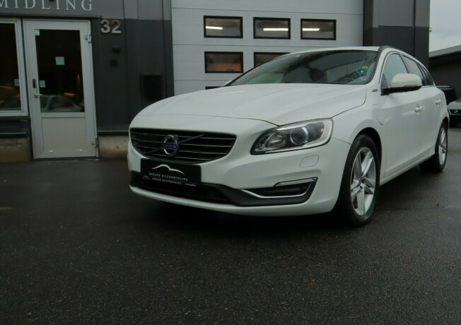 volvo-v60-elektrisitetdiesel-2016-big-2