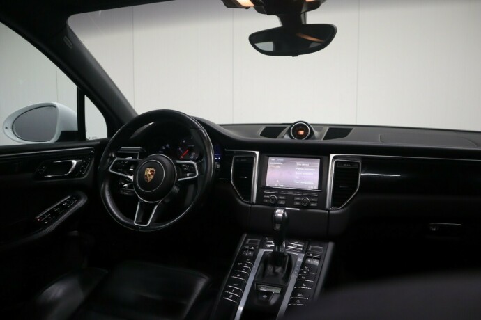 porsche-macan-diesel-2015-big-22