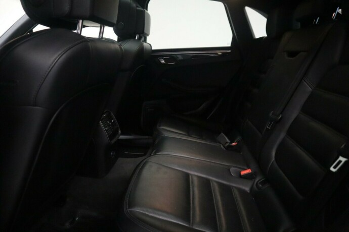 porsche-macan-diesel-2015-big-18