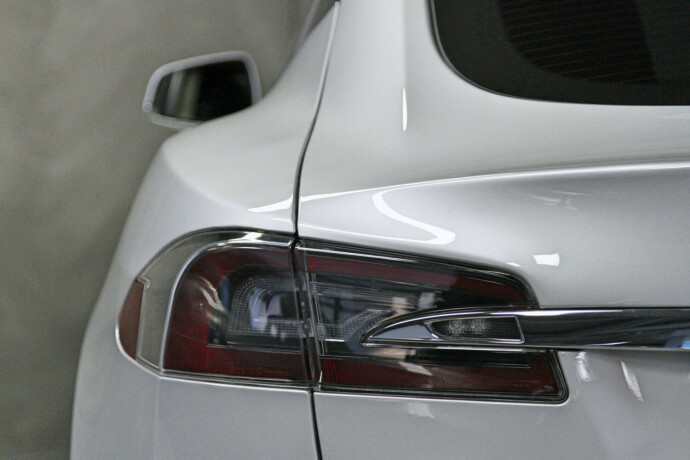 tesla-model-s-elektrisitet-2017-big-24