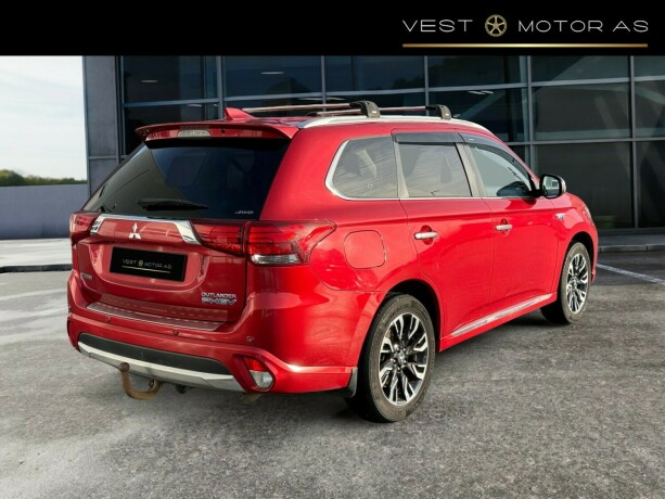 mitsubishi-outlander-elektrisitetbensin-2016-big-7