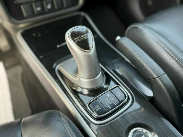 mitsubishi-outlander-elektrisitetbensin-2016-big-20