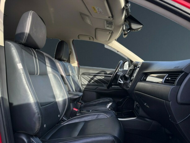 mitsubishi-outlander-elektrisitetbensin-2016-big-11
