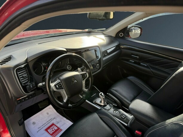 mitsubishi-outlander-elektrisitetbensin-2016-big-9