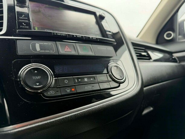 mitsubishi-outlander-elektrisitetbensin-2016-big-31