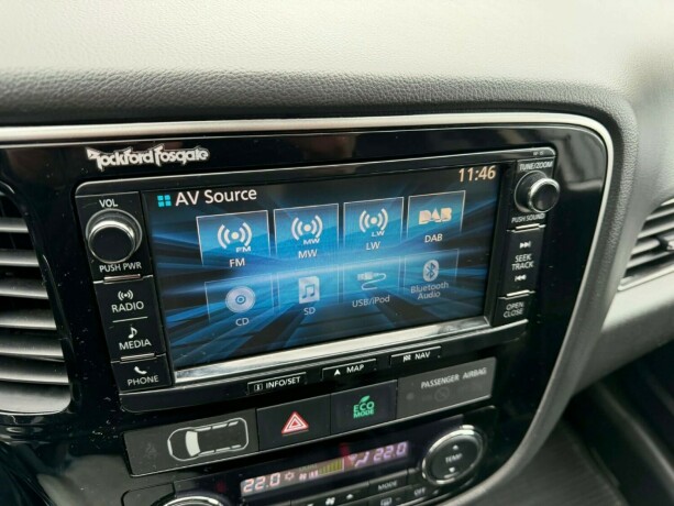 mitsubishi-outlander-elektrisitetbensin-2016-big-29