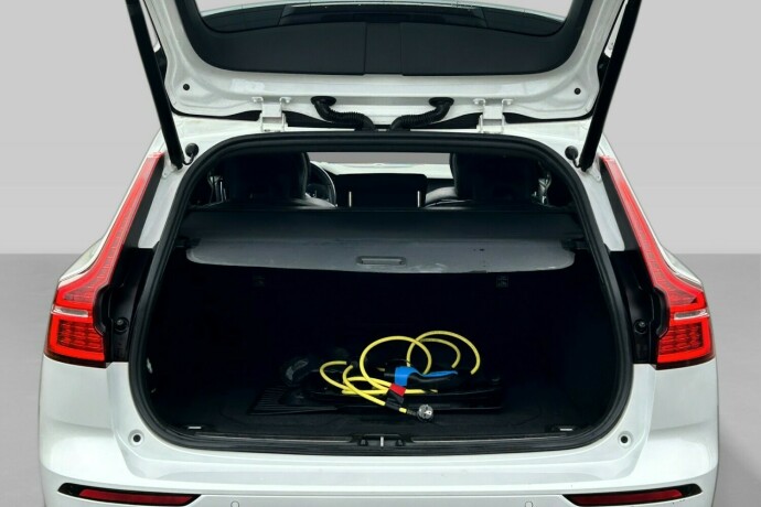 volvo-v60-plug-in-petrol-2019-big-16