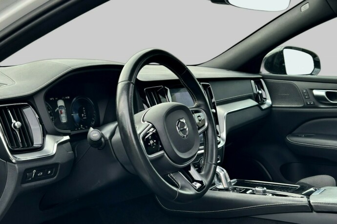 volvo-v60-plug-in-petrol-2019-big-10