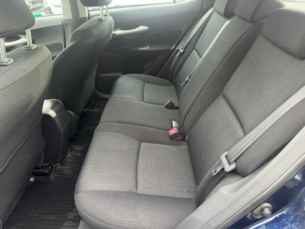 toyota-auris-diesel-2009-big-14