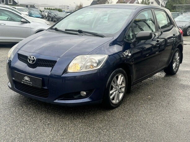 toyota-auris-diesel-2009-big-2