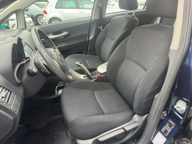 toyota-auris-diesel-2009-big-12