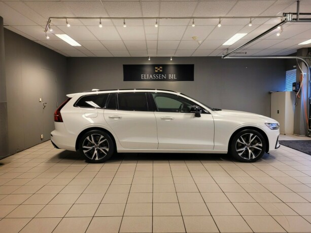 volvo-v60-elektrisitetbensin-2020-big-2