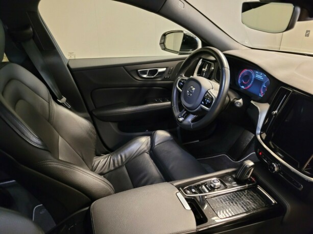 volvo-v60-elektrisitetbensin-2020-big-16