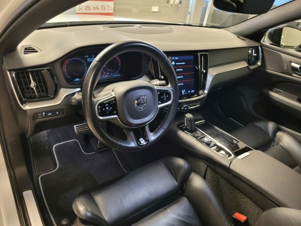 volvo-v60-elektrisitetbensin-2020-big-25