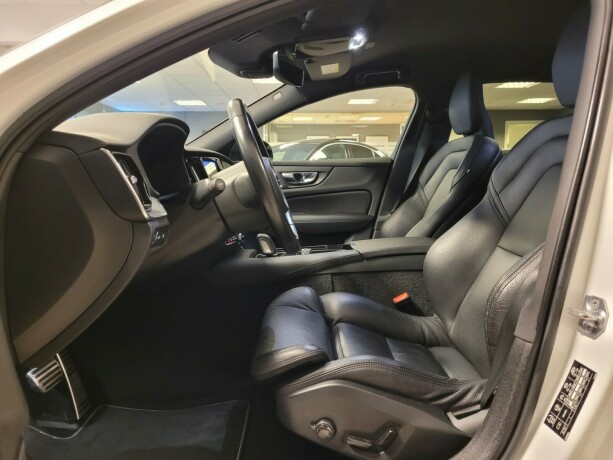 volvo-v60-elektrisitetbensin-2020-big-23