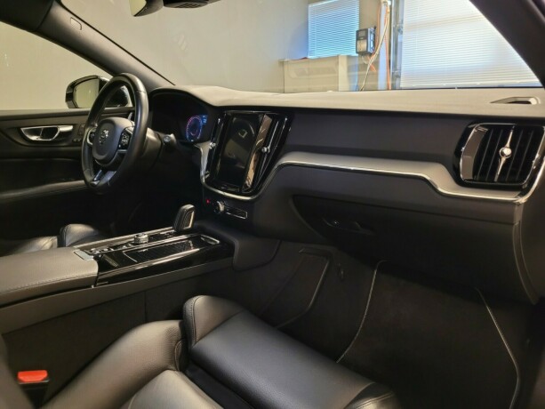 volvo-v60-elektrisitetbensin-2020-big-15