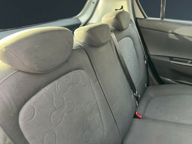 hyundai-i20-bensin-2012-big-12