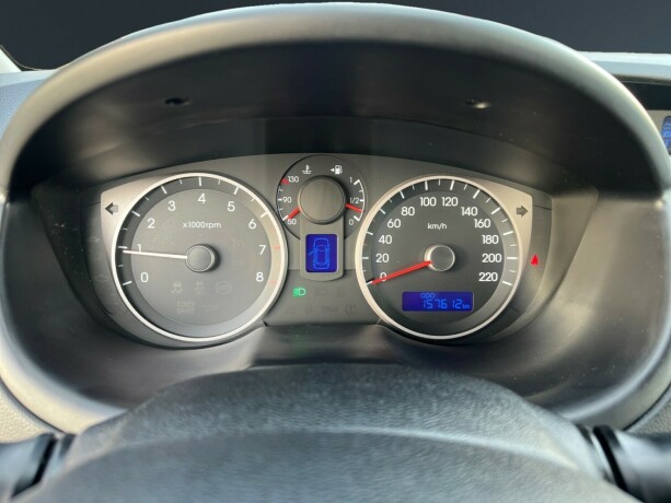 hyundai-i20-bensin-2012-big-14