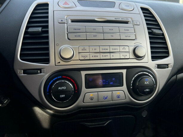 hyundai-i20-bensin-2012-big-18
