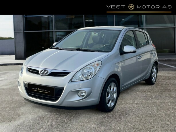 hyundai-i20-bensin-2012-big-2