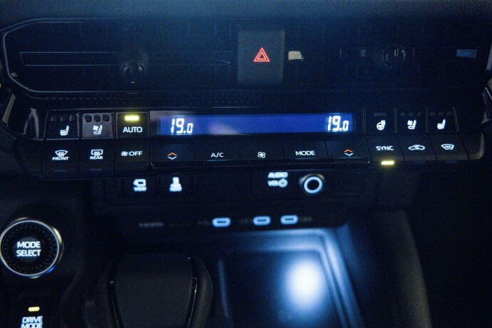 toyota-land-cruiser-diesel-2025-big-15