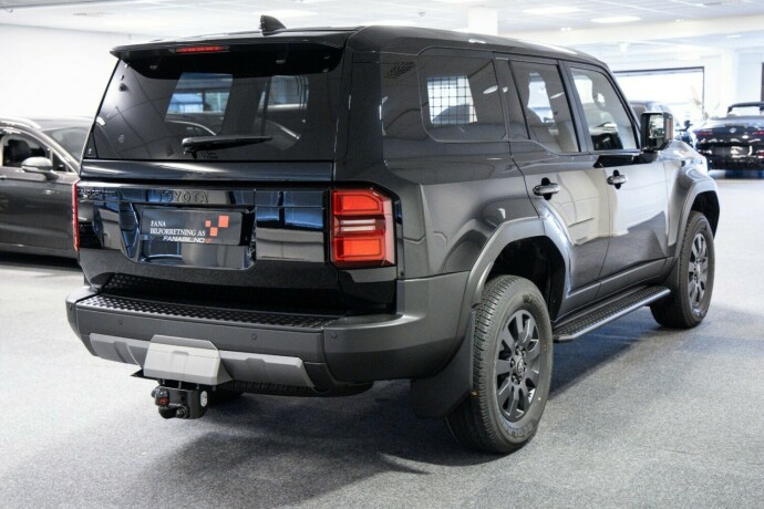 toyota-land-cruiser-diesel-2025-big-2