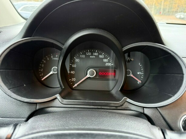 kia-picanto-bensin-2013-big-11