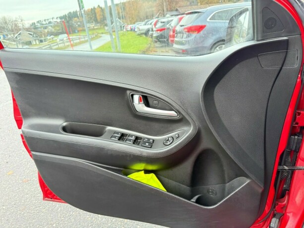 kia-picanto-bensin-2013-big-17