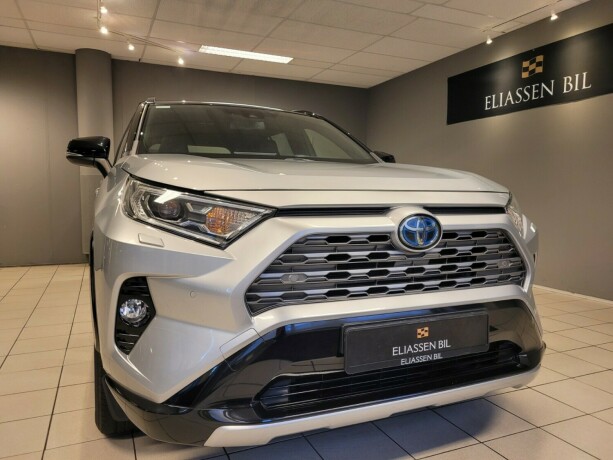 toyota-rav4-elektrisitetbensin-2019-big-10